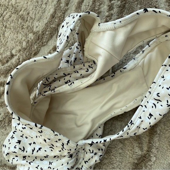 Jack’s Swimwear Women’s Floral Cutout One Piece Swimsuit Cream Size L Vacation - Picture 7 of 7